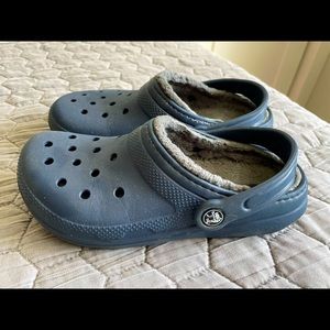 Navy Junior size 3, fuzz lined Crocs
